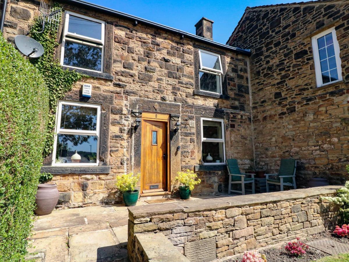 2 Snape Hill * Dronfield