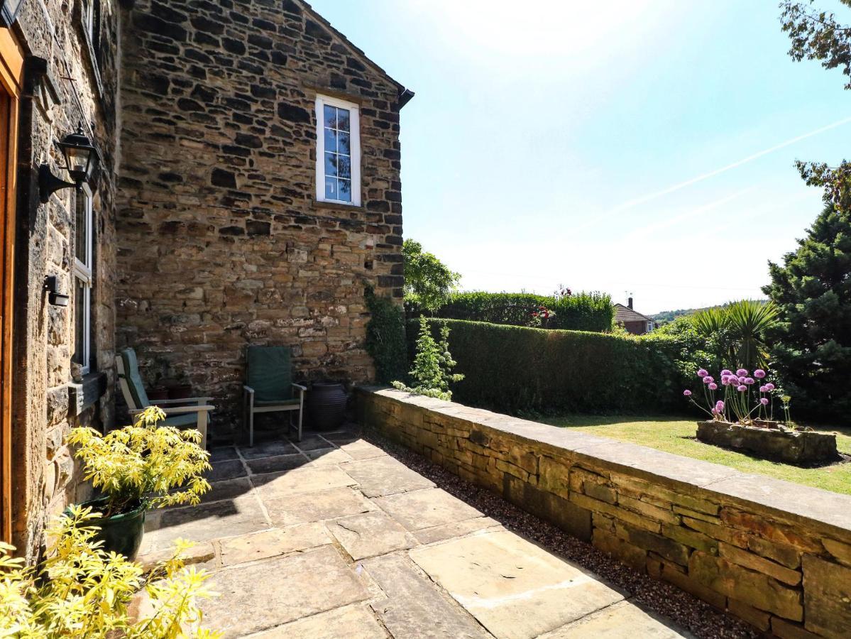 2 Snape Hill